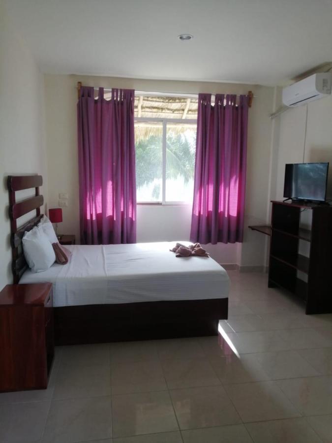 Porto Coral Hotel & Suites Chetumal Exterior foto